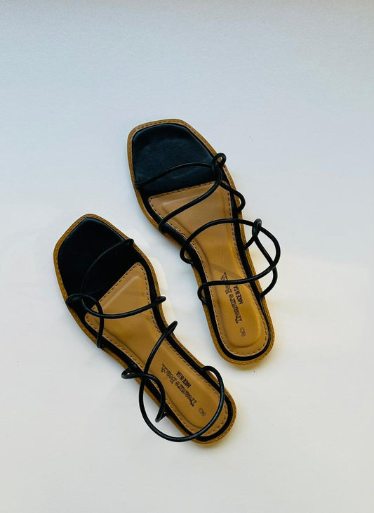 THE LYLA - Black
