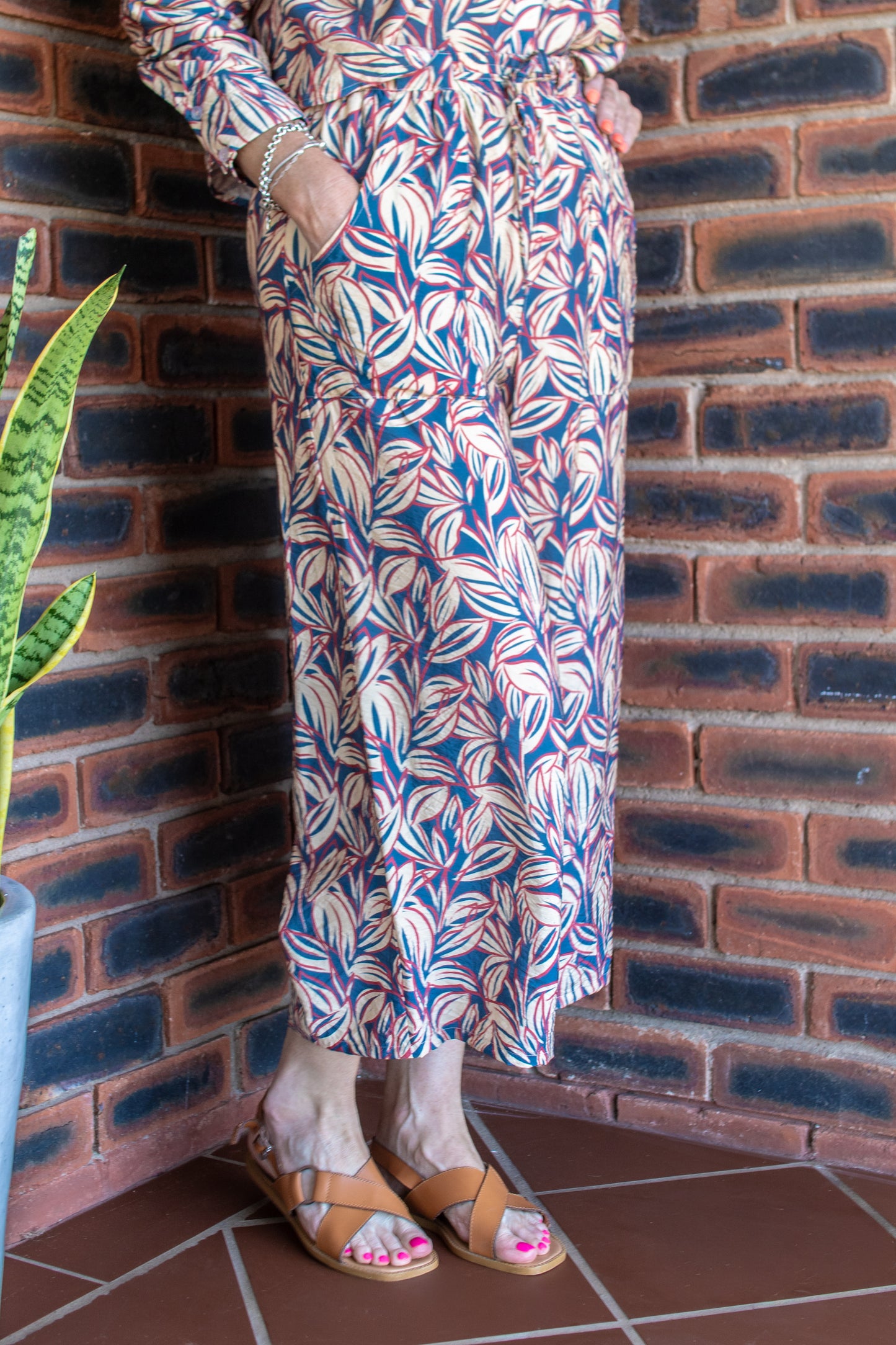 PANTS - NAVY & RED BOTANICAL