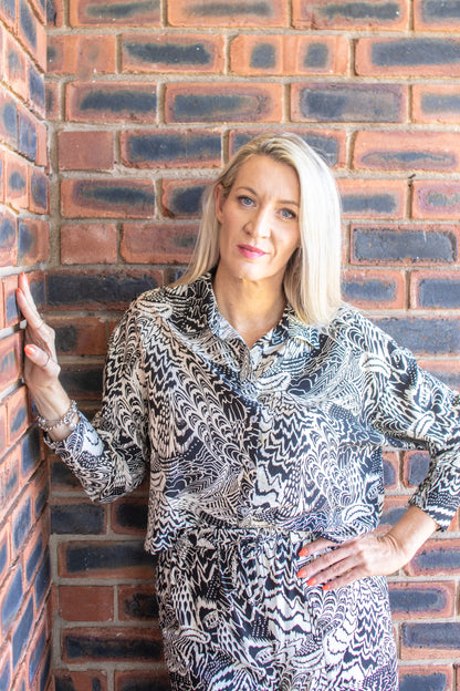 BUTTON UP BLOUSE - BLACK & WHITE ABSTRACT