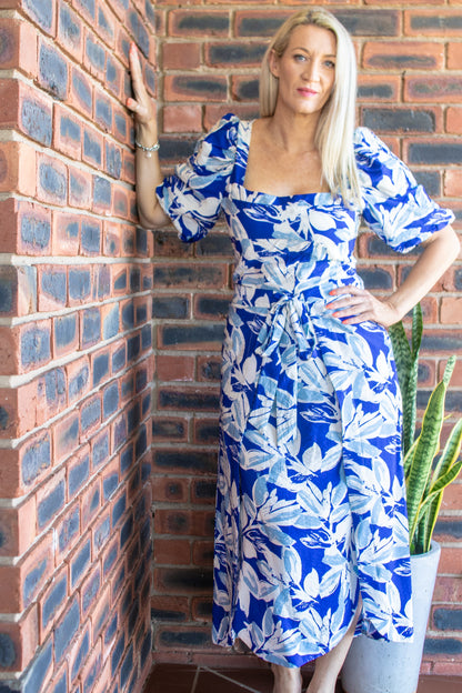 TOP - BLUE AND WHITE FLORAL