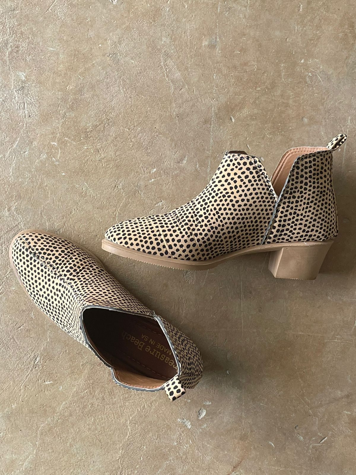 Sonni pointy toe bootie dolce vita best sale